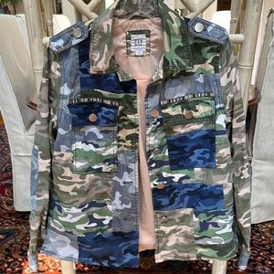 GAP Camouflaged Jacket